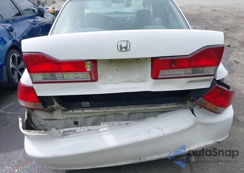 2001 Honda Accord 2.3 Lx from USA, damaged, VIN JHMCG564X1C000117